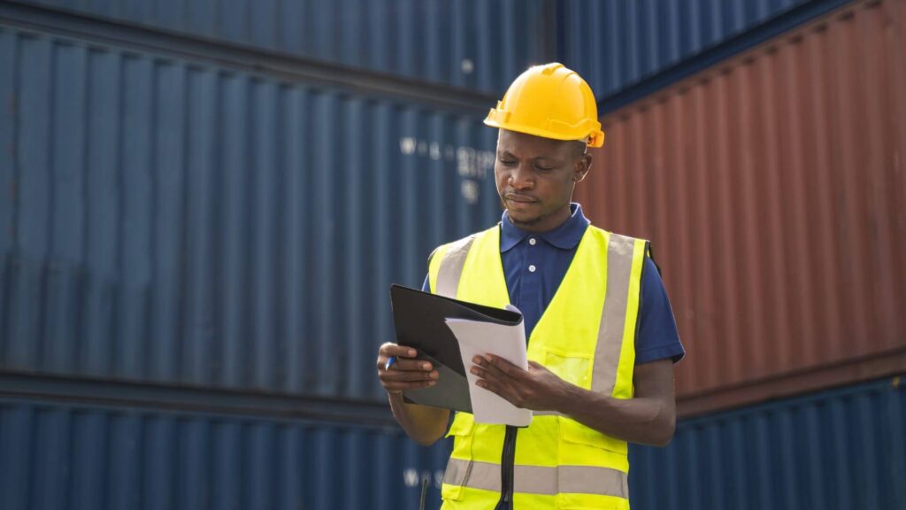 Proper documentation guarantees smooth customs clearance. Below is a complete checklist for exporters using professional FCL shipping from Shenzhen to Canada: Document Purpose Bill of Lading (B/L) Proof of ownership and shipment details Commercial Invoice Declares value for customs duty calculation Packing List Lists item details and packaging specifications Certificate of Origin Determines eligibility for tariff reductions (e.g., CPTPP) Insurance Certificate Protects goods against loss or damage Canada Customs Invoice (CCI) Required for shipments over CAD 2,500 Importer Number Mandatory for clearance under CBSA regulations In addition, exporters should use accurate HS codes and declare CIF values properly to avoid CBSA delays or audits.