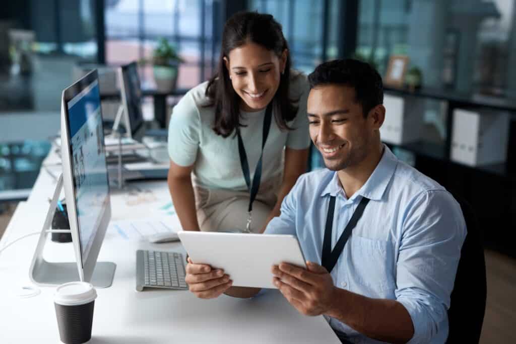 Proper documentation is essential for smooth customs clearance. Missing paperwork can lead to costly delays or penalties. Document Name Purpose Bill of Lading Proof of shipment and ownership Commercial Invoice Details of goods and transaction value Packing List Itemized list of cargo contents Certificate of Origin Verifies country of manufacture Import Permits Required for restricted goods Customs Declaration For Canadian border authorities A trusted FCL shipping partner will help you prepare and review all necessary documents.