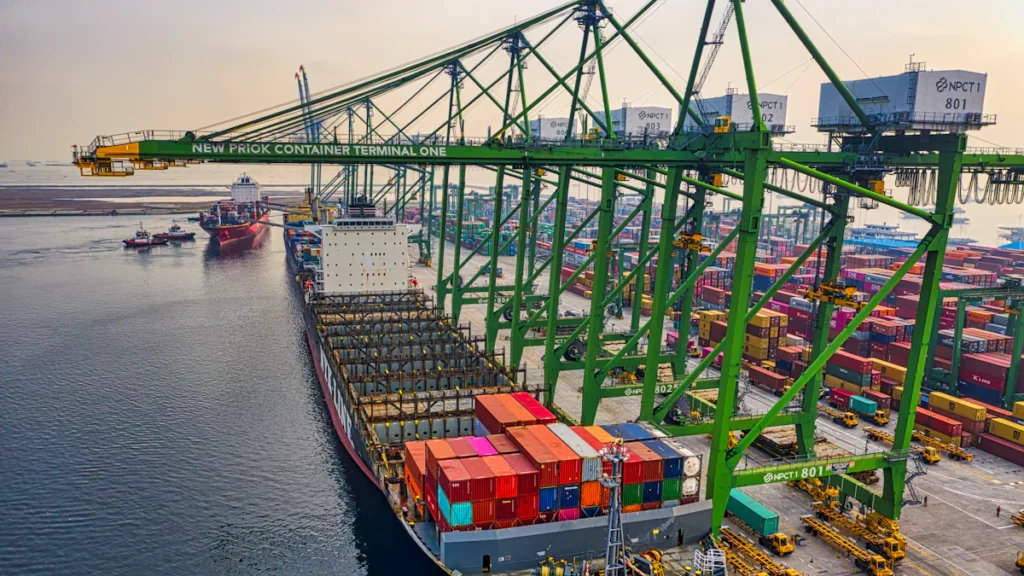 Reefer FCL booking process for machinery from China to UK