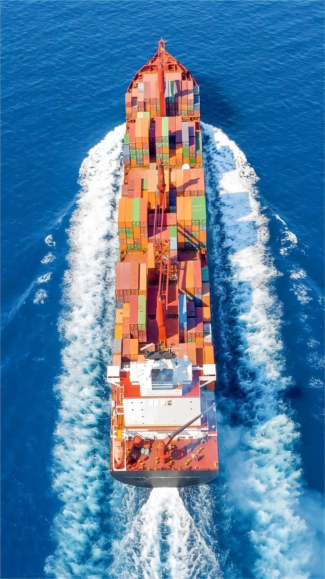 Infographic showing the FCL shipping process steps