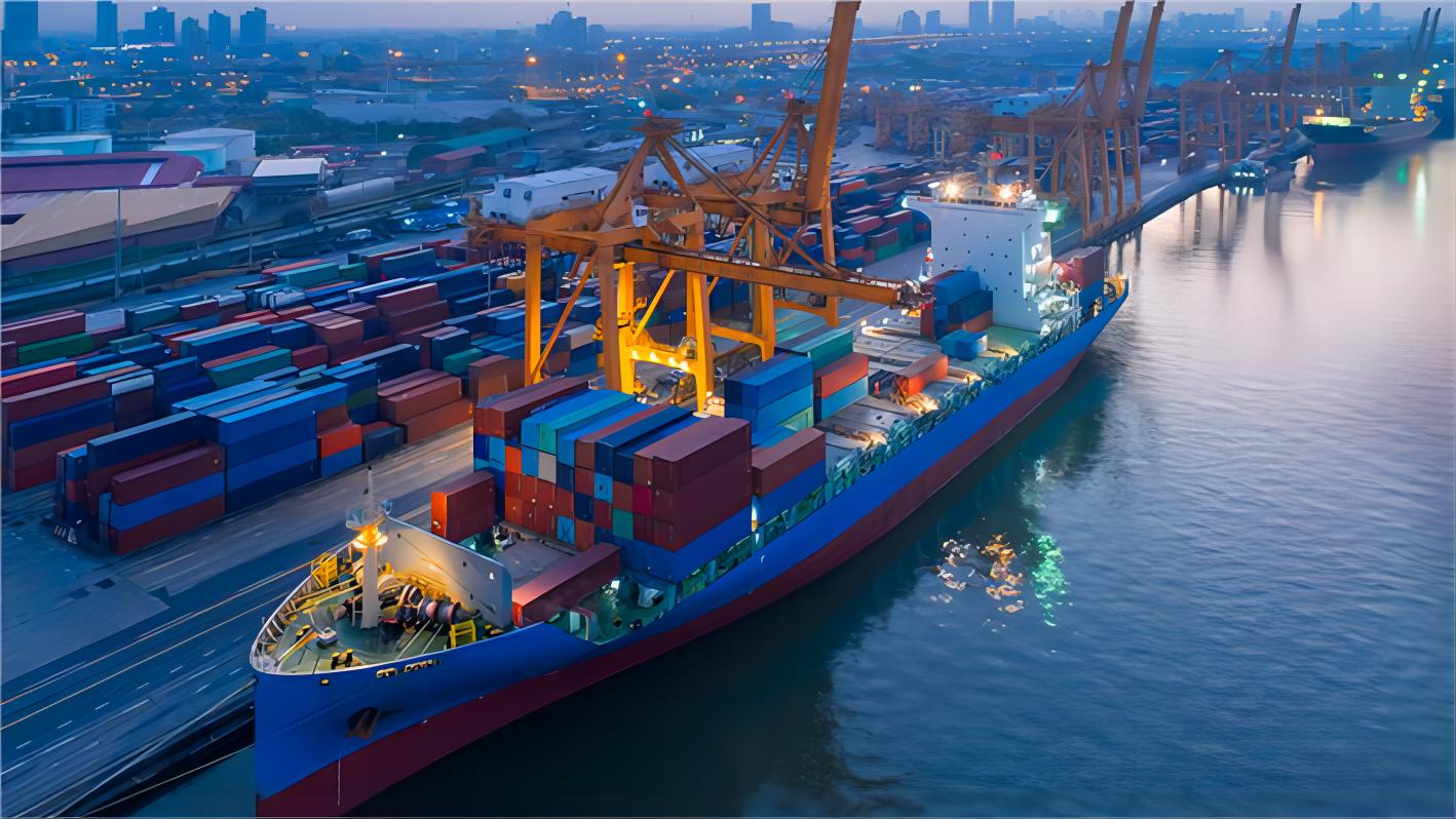 Infographic comparing different international shipping methods